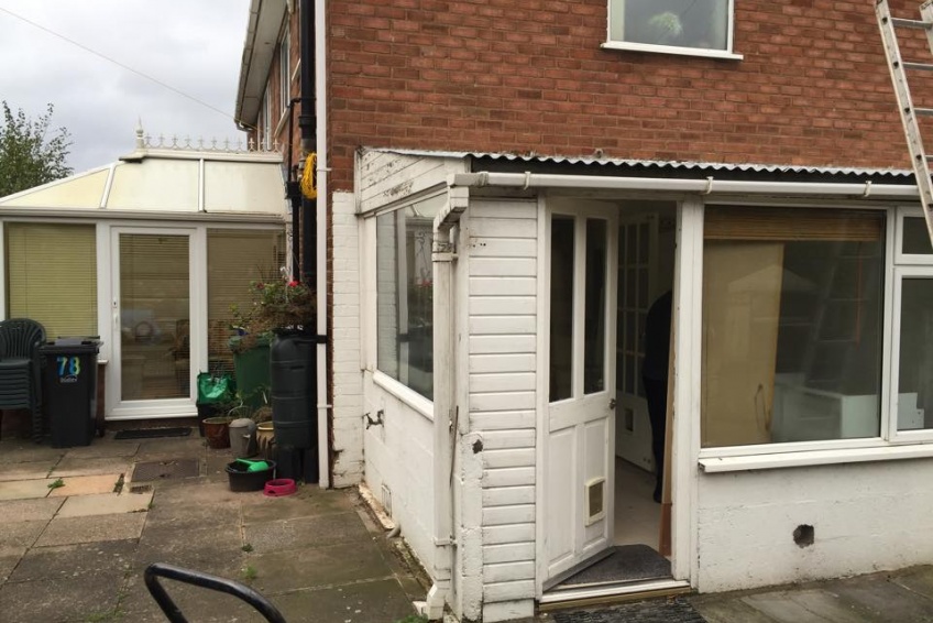 House Extension Building Specialists Walsall, Wednesbury - Quite a tired old garage